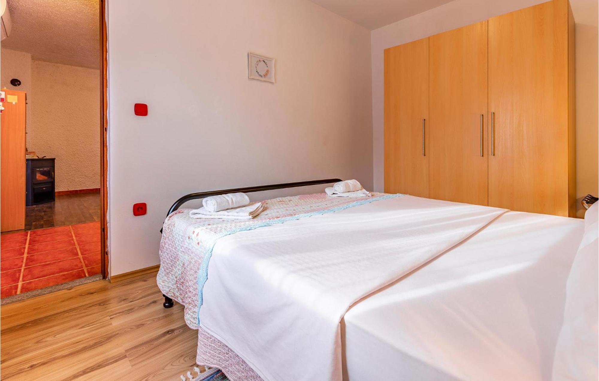 Lovely Apartment In Premantura With Wifi Exterior photo